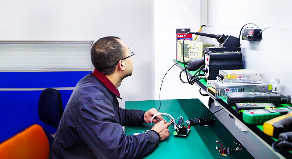 专注技术研发 专注技术研发