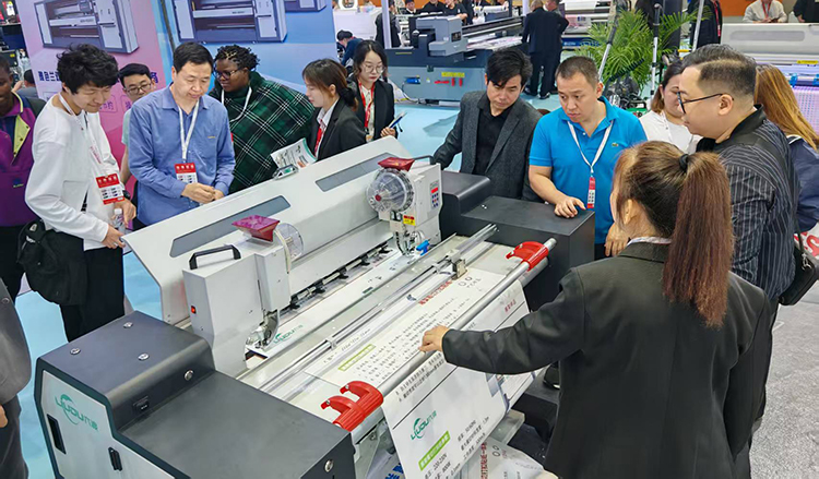 六渡自动展架机 六渡自动展架机