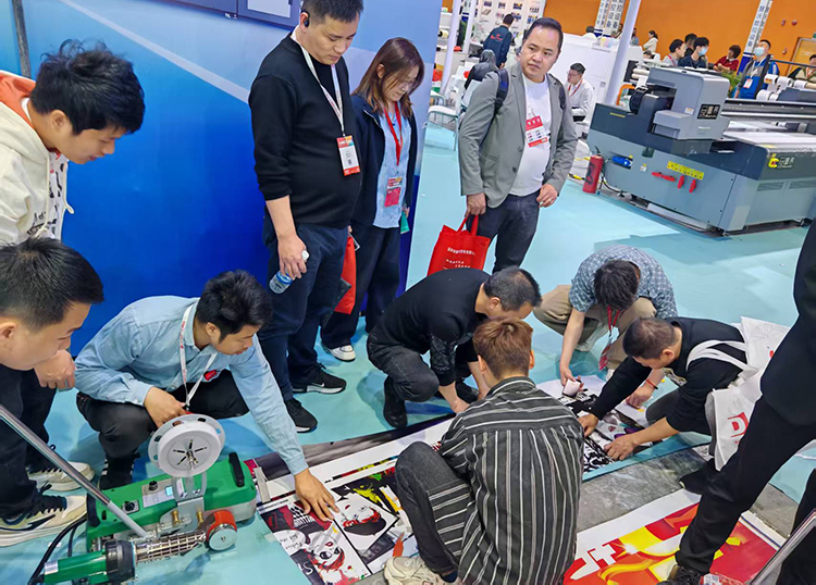 六渡拼接机 六渡拼接机