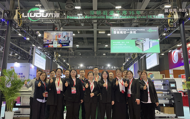 k8凯发天生赢家一触即发合影 k8凯发天生赢家一触即发合影